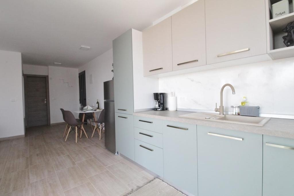 Apartments La Mar Zambratija מראה חיצוני תמונה