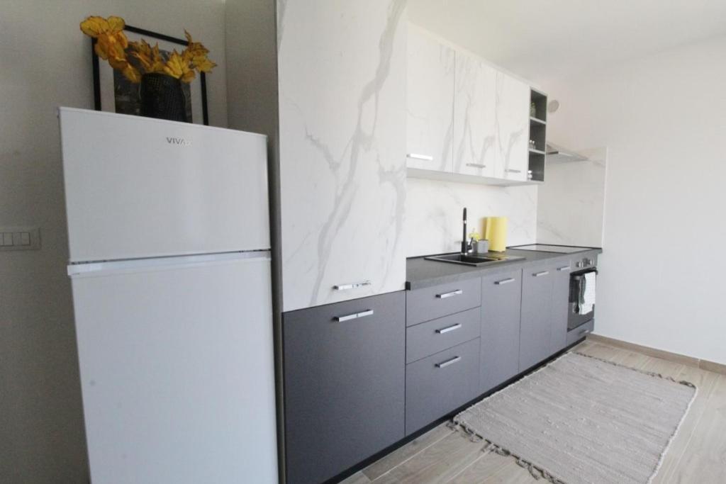 Apartments La Mar Zambratija מראה חיצוני תמונה