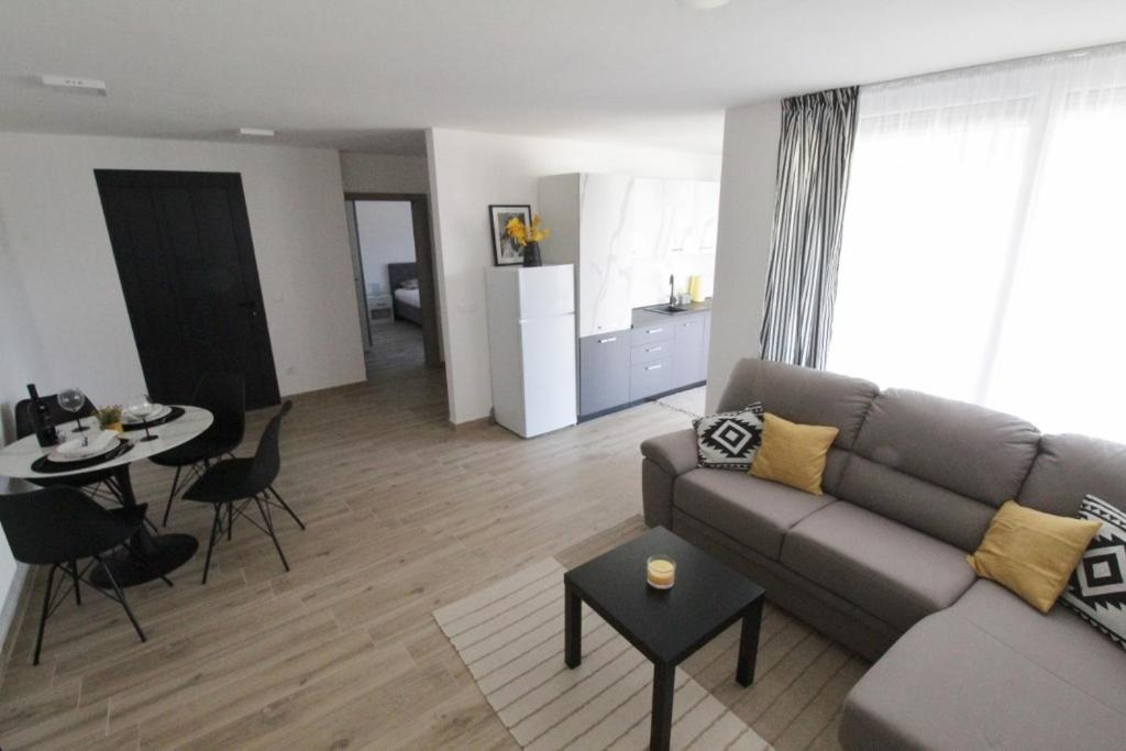 Apartments La Mar Zambratija מראה חיצוני תמונה